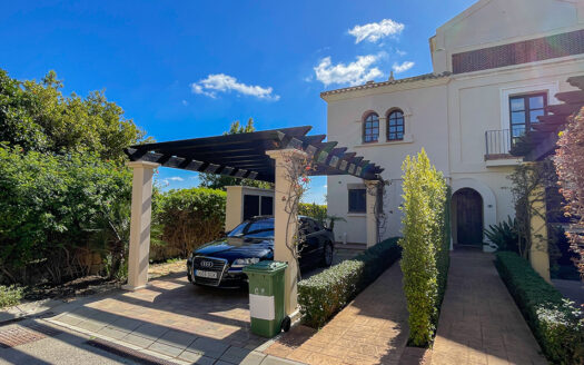 Town House-for-sale-Los Cortijos de la Reserva | VI25179